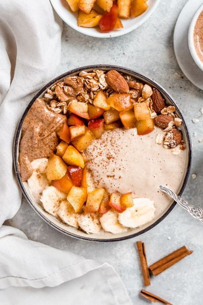 Apple Smoothie Bowl, Homemade Smoothie Bowl, Homemade Almond Butter, Caramelized Apples, Apple Pie Smoothie, Apple Smoothie, Blender Smoothie, Apples Cinnamon, Best Smoothie