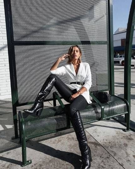 The Best New Year's Eve Outfits With Over-the-Knee Boots | Who What Wear Black Knee High Boots Outfit, Winter Mode Outfits, Over The Knee Boot Outfit, Bota Over, Knee Boots Outfit, Look Legging, High Boots Outfit, Black Leggings Outfit, Looks Country