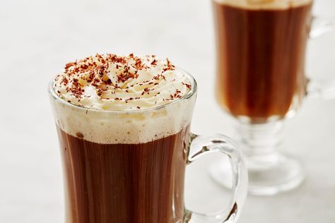 French Coffee Is The Boozy Hit Your Dinner Party Coffee NEEDSDelish UK Spiked Coffee, Bourbon Coffee, Coffee Banana Smoothie, Honey Coffee, Maple Bourbon, Coffee With Alcohol, Banana Coffee, Happy Drink, Chocolate Bourbon