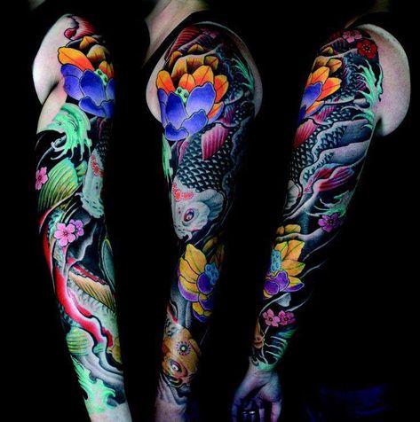 Badass Japanese tattoo Karp Koi, Carp Tattoo, Mangas Tattoo, Colorful Tattoos, Yakuza Tattoo, Koi Tattoo, Inspiration Tattoos, Japanese Tattoos, Geniale Tattoos