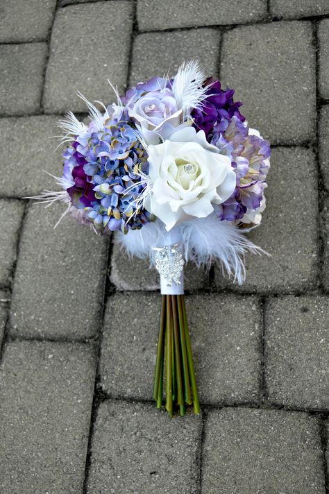 purple bouquet with feathers and owl pin Prom Bouquet Ideas Purple Dress, Purple Bouquet Prom, Motown Wedding, Prom Bouquet With Feathers, Owl Wedding Theme, White And Purple Prom Bouquet, Bouquet With Feathers, Formal Flowers, Wedding Bouquet With Peacock Feathers