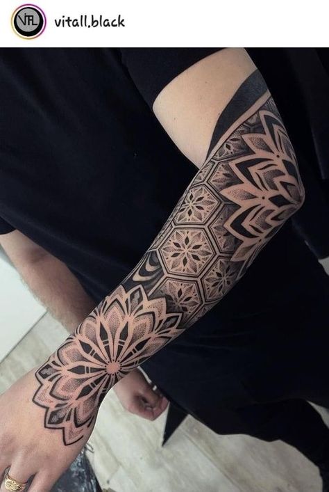 Tattoo Sleeve Black And Grey, Geometric Tattoo Hand, Mandala Tattoo Men, Geometric Tattoo Sleeve Designs, Geometric Tattoo Pattern, Mandala Tattoo Sleeve, Tattoo On Hand, Geometric Mandala Tattoo, Geometric Sleeve Tattoo