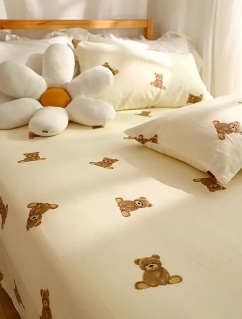 Teddy Bear Room Aesthetic, Teddy Bear Bedroom, Teddy Bear Room, Bedsheets Ideas, Bear Bedding, White Bed Sheets, Bear Bed, Makeover Bedroom, Bedrooms Ideas