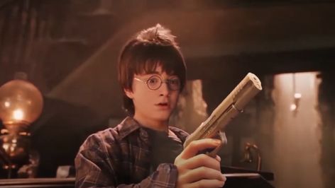 Somebody Remade The Entire First Harry Potter Movie, But Replaced The Wands With Guns #Life #Videos James Sirius Potter, Albus Severus Potter, Harry Potter Movie, Harry Potter Wand, Long Jokes, Ginny Weasley, Remus Lupin, Harry Potter Obsession, Severus Snape