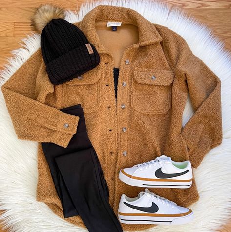 Woman’s Fall Outfits 2023, Fall Outfits 2023 Women 30s, Mid 30s Fall Outfits Women, How To Dress For Boston In Winter, Easy Mom Outfits Winter, Cheap Fall Outfits For Women, Nike Legacy Outfit, Nike Fall Outfit, Nike Legacy Court Outfit