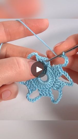 Crochet Round Flower, Puff Flower Crochet Pattern Video Tutorials, Aplique Crochet Flower, Notikaland Crochet Tutorial, Notikaland Crochet, Motif Flower, Crocheted Flowers, Flower Crochet, Crochet Motif