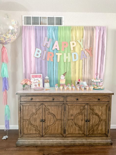 Ice Cream Birthday Party Theme, Third Birthday Girl, Birthday Party Home, Ice Cream Party Decorations, Donut Themed Birthday Party, Boys 1st Birthday Cake, Crepe Paper Streamers, Themed First Birthday, Ice Cream Birthday Party