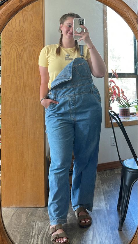 Pretty Tomboy, Outfit Edit, Granola Outfits, Drippy Fits, Overalls Plus Size, Plus Size Looks, Style Overalls, Garden Aesthetic, Cottagecore Fashion