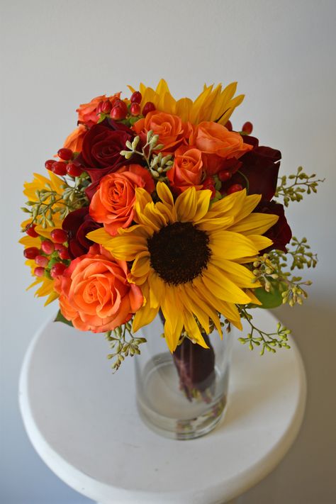 Bridesmaid Bouquet Sunflower Roses, Sunflowers And Orange Roses, Sunflower Fall Bouquet, Orange Bouquet Flowers, Sun Flowers And Roses, Roses With Sunflowers, Fall Rose Bouquet, Black Magic Roses, Sunflower Centerpieces