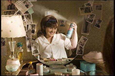 Tracy Hairspray, Hairspray Costume, Hairspray 2007, 2007 Aesthetic, Hairspray Movie, Hairspray Musical, Ricki Lake, 60s Aesthetic, Fire Movie