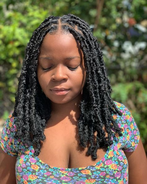 Ｌｏｃｓ  ｏｆ  Ｌｏｖｅ on Instagram: “Style: 𝓑𝓸𝓱𝓸 𝓛𝓸𝓿𝓮 𝓛𝓸𝓬𝓼 💕 Length: Armpit Length Colour: Natural Black” Armpit Length Braids, Empress Locs, Faux Hairstyles, Braids Over Locs, Tan Skin Blonde Hair, Faux Locs Hairstyles, Short Braids, Girls Hairstyles Braids, Braids For Black Women