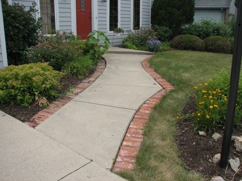 Upcycle old brick. Great for edging on a walkway. Landscape Bricks, Brick Border, Creative Landscaping, Brick Edging, Growing Greens, Exterior Front Doors, Building Contractors, Old Bricks, Landscape Materials