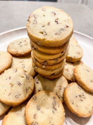 Butter Pecan Shortbread, Best Shortbread Cookie Recipe, Best Shortbread Cookies, Pecan Shortbread Cookies, Shortbread Cookies Recipe, Pecan Shortbread, Shortbread Cookies Christmas, Bigger Bolder Baking, Butter Pecan Cookies