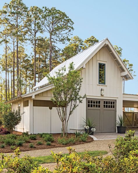 Mission Style Homes, Farmhouse Exterior Design, Garage Addition, Palmetto Bluff, Southern Living Homes, Garage Apartments, Door Inspiration, Red Hill, House Beach