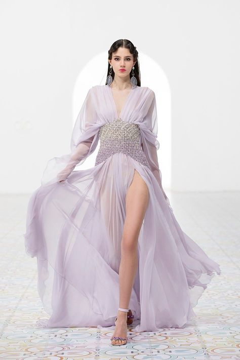 George Hobeika 2022, Concept Outfits, Trendy Closet, Paris Street Style Fall, Top Street Style, Collection Couture, Concept Clothing, Georges Hobeika, Spring Summer 2022