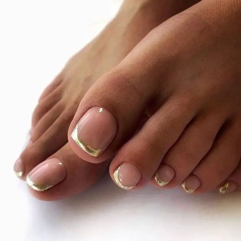 Winter Nails Toe 2023-2024 21 Ideas: Nail Your Style This Season Nails Early Fall, Nails Square Fall, Fall Nails Square, Pedicure Trends, Gold Toe Nails, Early Fall Nails, French Tip Pedicure, French Toe Nails, French Pedicure Designs