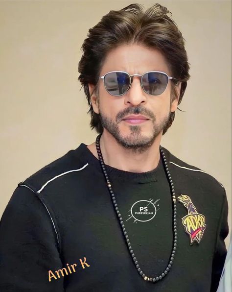 Love Feeling Photos, Imran Khan Photos, Shah Rukh Khan Movies, Salman Khan Photo, Old Hairstyles, Black And White Face, 90s Bollywood, Simple Pakistani Dresses