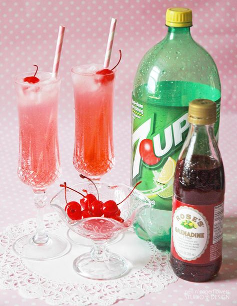 Get your kids in on the Valentine’s Day celebrations by making them these delicious Shirley Temple fizzy drinks! Galentines Party Snack Ideas, Glace Fruit, Grenadine Syrup, Virgin Drinks, Kids Valentines Day, Maraschino Cherries, Valentinstag Party, Valentine Dinner, Kid Drinks