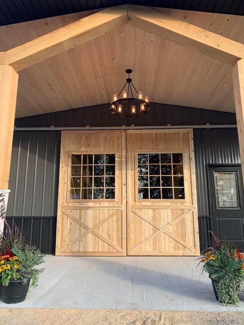 Metal Horse Barns, Horse Barn Decor, Horse Barn Doors, Dream Barn Stables, Exterior Barn Doors, Wooden Barn Doors, Horse Barn Ideas Stables, Horse Barn Designs, Dream Horse Barns