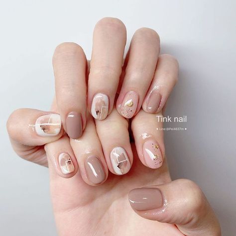 Nail Art Asian, Nails Minimal, Short Nail Art, Multicolored Nails, Minimal Nails Art, Korean Nail Art, Asian Nails, Subtle Nails, Beauty Nails Design