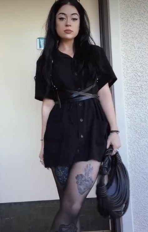 Dark Feminine Style, Monochromatic Fashion, Look Festival, Mommy Outfits, Alt Outfits, Looks Black, Gothic Outfits, Goth Outfits, Alternative Outfits