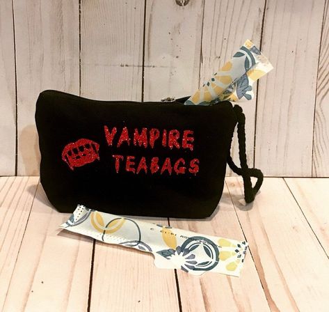 Tampon Bag Diy, Tampon Bag Sayings, Tampon Bag, Tampon Pouch, Cricut Makeup Bag Ideas Funny, Makeup Bag Funny Sayings, Period Bag, Funny Makeup Bag, Funny Makeup