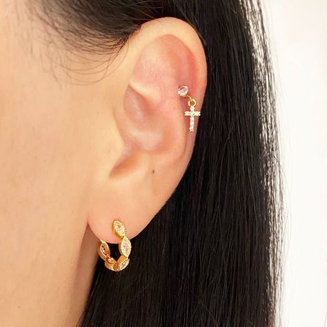 New Ear Piercing, Helix Piercing Jewelry, Cartilage Piercings, Tragus Earring, Exotic Jewelry, Helix Earring, Brand Ideas, Conch Earring, Tragus Earrings