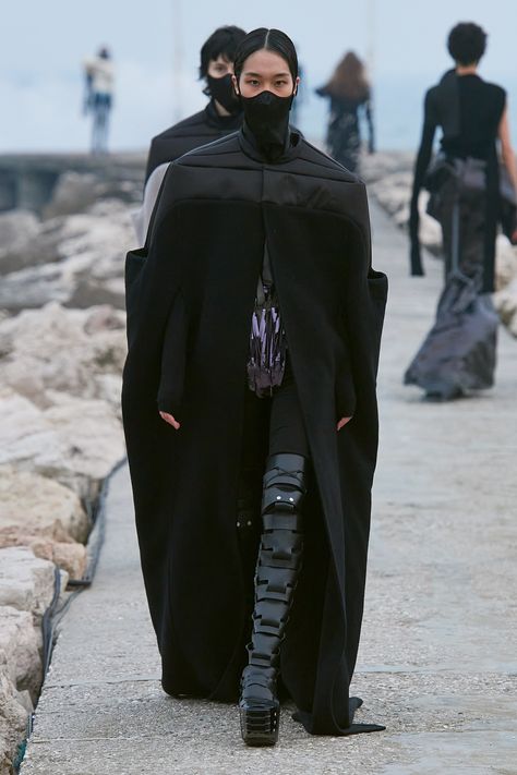 Fashion Trend Report, 2010s Fashion, Ballet Fashion, Fashion Show Collection, Dark Fashion, Ski Wear, Rick Owens, Costume Design, Star Fashion