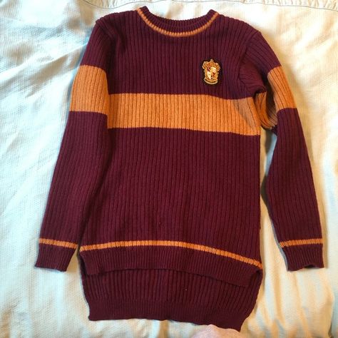 Gryffindor Quidditch Sweater Wizarding World of Harry Potter Gryffindor Jumper, Quidditch Sweater, Gryffindor Sweater, Gryffindor Quidditch, Harry Potter Sweater, Harry Potter Shop, Potter Aesthetic, Harry Potter Aesthetic, Wizarding World Of Harry Potter