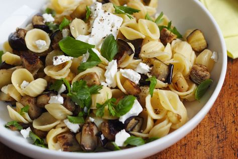 Summer cooking is supposed to be as easy and carefree as the season itself. You should be able to toss together a meal at a moment’s notice, after a long day of fun, without too much hassle or seriously heating up the kitchen. This pasta salad follows this order — speckled with roasted eggplant, tangy feta, and fresh herbs, it’s just the kind of dinner your summer evening is asking for. Lunch Bowl Recipes, Beet Pesto Pasta, Pasta Eggplant, Pasta Tiktok, Salad Feta, Feta Pasta Salad, Eggplant Pasta, Eggplant Salad, Homemade Lunch