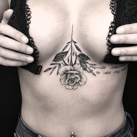 Rose Sternum Tattoo, Tattoos Sternum, Women Sternum Tattoo, Sternum Tattoo Ideas, Sternum Tattoo Design, Sternum Tattoos, Underboob Tattoo Designs, Belly Tattoos, Petit Tattoo