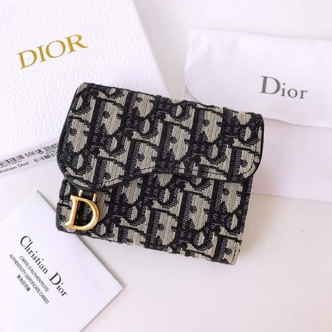 Thos colour is so divine Christian Dior Wallet, My Wallet, Dior Wallet, Aesthetic Makeup, Makeup Tools, Christian Dior, Dior, Purse, Wallet