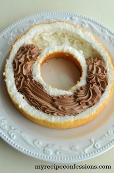 Yummy Cakes Birthdays, Angel Food Cake Desserts Easy, Icing For Angel Food Cake, Angelfood Cake Recipes, Cloud Cake Ideas, Angel Food Cake With Chocolate, Orange Zucchini, Chocolate Angel Food Cake, Mexican Spice