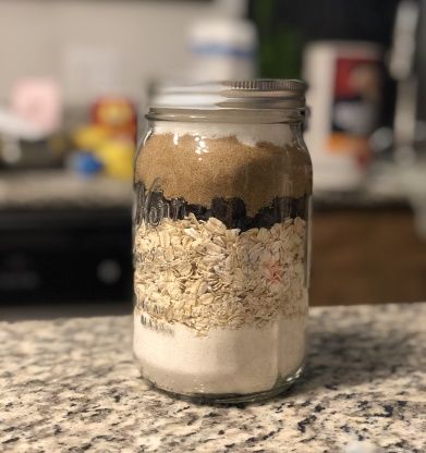 I have not tried this one yet but the recipe comes from a reliable source with positive feedback from other home chefs. Posting it here because I wil Cookies In A Jar Recipe, Mason Jar Oatmeal, Spice Cookies Recipe, Mason Jar Cookie Recipes, Mason Jar Cookies Mix, Low Fat Cookies, Spice Cookie Recipes, Cookies In A Jar, Mason Jar Cookies