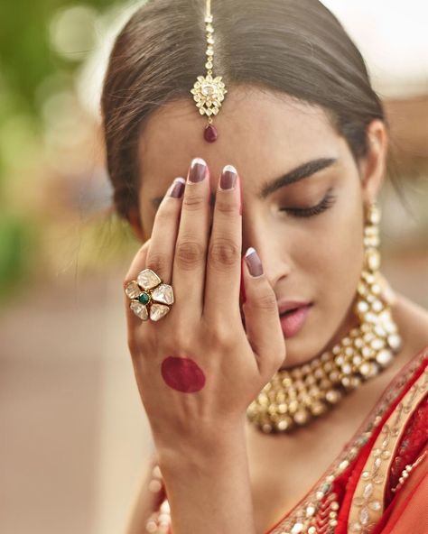 Kundan Rings Fingers, Polki Finger Ring, Polki Rings, Kundan Rings, Kundan Ring, Street Mode, Large Rings, Anita Dongre, Kundan Jewelry