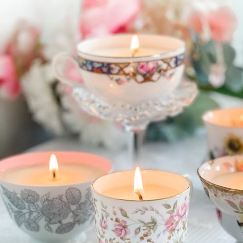 These hand poured soy candles are elevated with vintage charm as the candle wax is cradled in beautiful vintage teacups. A great choice for not only wedding and baby showers, but also afternoon tea events and even elegant weddings. As these are vintage dishes, there is slight wear but this adds to the nostalgic charm and is ideal for the candle enthusiast who also loves vintage decor. Complete with gift boxes, they are ready to be used or gifted. The purchase of this listing is for mismatched te Cute Wedding Favor Ideas, Lavender Wedding Centerpiece, Tea Cup Decorations Centerpieces, Bridal Shower Candle Centerpieces, Candles In Tea Cups Vintage Teacups, Vintage Party Ideas Decoration, 1940s Wedding Decor, Tea Cup Bridal Shower Favors, Tea Party Cottagecore