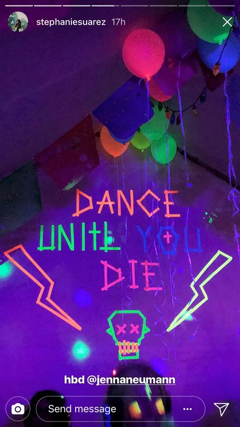 Silent Disco Decorations, Neon Balloon Garland, Silent Party, Silent Disco, Disco Decorations, Lady Fingers, Balloon Arrangements, Birthday Board, Balloon Art