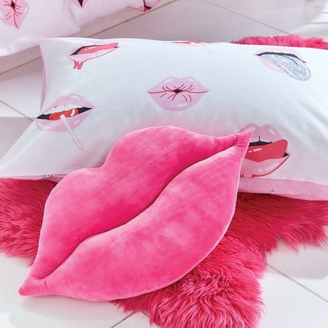 Our dreamy read my lips filled cushion is a total must-have. It's the perfect pout that we've all been dreaming of. Add a pop of colour to your room with this seriously sassy bedroom accessory. Hot Pink Throw Pillows, Boho Chic Interior Design, Read My Lips, Lips Pillow, Colorful Room Decor, College Bedroom, Room Organisation, Pink Throw Pillows, Pink Cushions