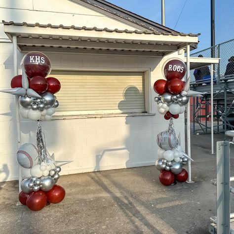 Killeen High Baseball Parent and Senior Night!⚾️🦘 💫 Crazy Column Balloons 💫 Accent Clusters w/ Foil Balloon + Vinyl Message us to see how we can make your next event ‘pop’!🎈 ••• #ballooncolumns #balloons #balloondecor #kisd #killeenhigh #eventdecor #graduationdecor #graduationparty #highschoolgraduation #balloonstyling #wildrosepartyco #wildrosepartycoballoons Volleyball Balloon Columns, Senior Night Balloon Arch, Senior Night Balloons, Ballon Column, Volleyball Party, Balloons Decoration, Rose Party, Senior Night, Balloon Columns