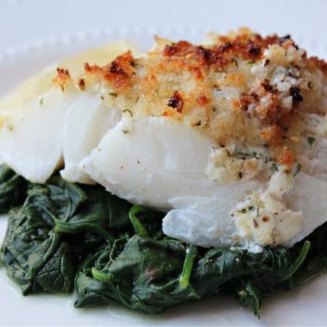 Lemon Garlic Baked Cod - Foody Schmoody Blog Cod With Spinach, Stuffed Cod, Easy Baked Cod, Carpaccio Recipe, Fish Entrees, Garlic Baked, Baked Cod Recipes, Cook Fish, Baked Cod