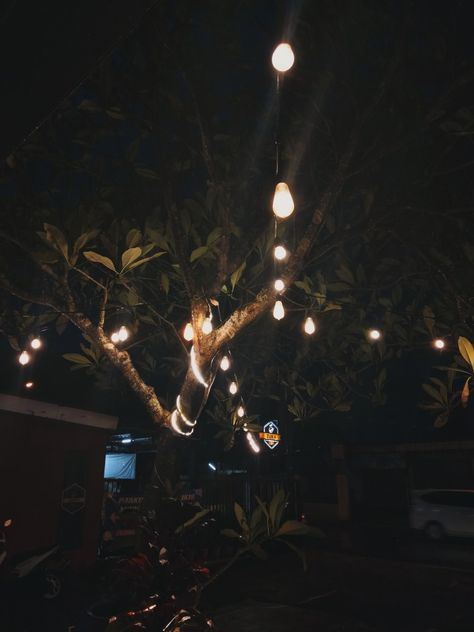 #night #cafe #aesthetic Coffe Asthetic Picture Night, Light Cafe Aesthetic, Cafe Malam Aesthetic, Cafe Asthetic Picture, Night Coffee Aesthetic, Night Cafe Aesthetic, Dark Cafe Aesthetic, Lanterns Painting, Cafe India