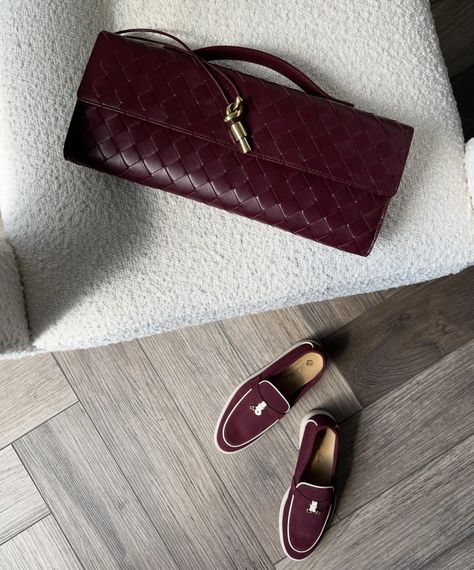 Andiamo Clutch, Clutch Bag Outfit, Loro Piana Summer Walk, Andiamo Bag, Luxury Wishlist, Burgundy Bag, Personal Shopping Service, Hot Bags, Classy Cars