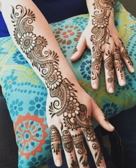 Latest Mehendi Design Ideas for 2021! Latest Arabic Mehndi Designs, Simple Arabic Mehndi, Simple Arabic Mehndi Designs, Tato Henna, Finger Henna Designs, Unique Mehndi, Full Mehndi Designs, Henna Tattoo Designs Simple, Mehndi Designs Front Hand