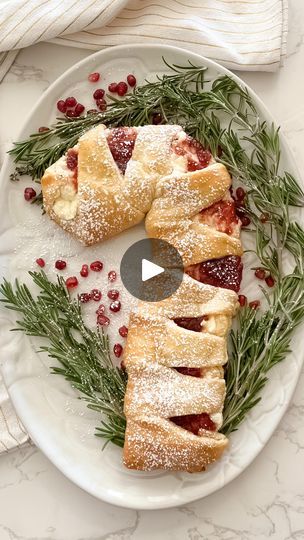 Candy Cane Crescent Roll Pastry, Candy Cane Pastry, Nutella Candy, Crescent Roll Pastry, Pillsbury Crescent Recipes, Candy Cane Dessert, Holiday Party Appetizers, Christmas Appetizers Easy, Crescent Recipes