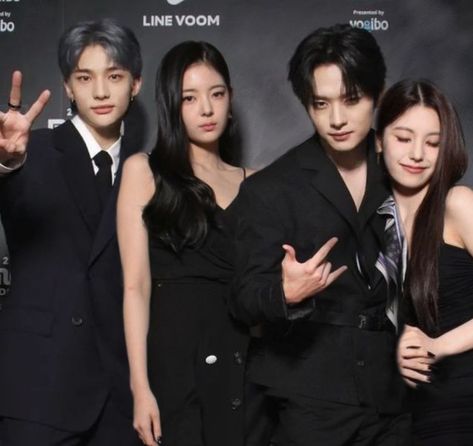 Itzy Yeji And Lia, Itzy And Skz, Itzy And Stray Kids, Kpop Ship Edits, Yeji And Lia, Friends Actors, Mama Awards, Kang Yeo-sang, Peace Illustration