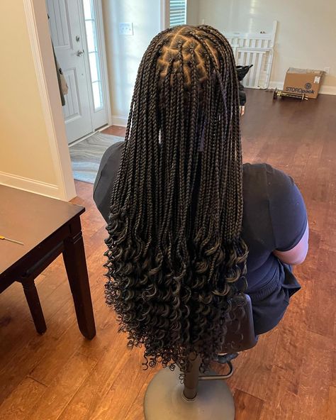 Knotless Box Braids Medium Curls At The End, Bra Length Braids With Curls, Latest Knotless Braids Hairstyles 2024, Black Braids Hairstyles With Curls, Knotless Curls At The End, Long Black Braids With Curls, Knowles’s Braids With Curls Hairstyles, Knotless Braids With Flexi Rod Curls, Black Braids With Curls At The End