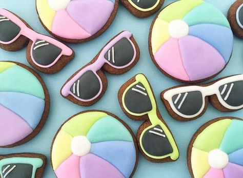 Summer Sugar Cookies, Summer Cookie, Beach Cookies, Cool As A Cucumber, Amazing Cookies, Party Cookies, Beach Balls, Decorating Cookies, Summer Cookies