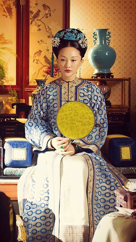 Qing Dynasty Fashion, Qing Dynasty Clothing, Zhen Huan, Royal Love, Empresses In The Palace, Ruyi's Royal Love In The Palace, Chinese Traditional Costume, Chinese Aesthetic, Historical Women