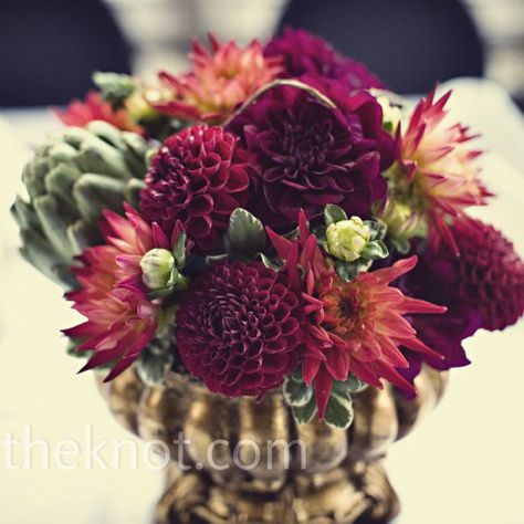 Burgundy Scabiosa, Dahlia Centerpiece, Purple Wedding Tables, Red Centerpieces, Scabiosa Pods, Wedding Burgundy, Vintage Garden Wedding, Purple Themes, Most Beautiful Flowers