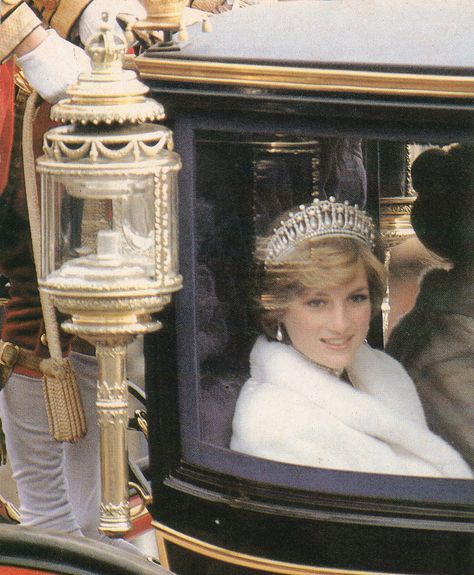 Prințesa Diana, Putri Diana, Princess Diana Wedding, Diana Wedding, Princess Diana Fashion, Princess Diana Family, Princess Diana Photos, Princess Diana Pictures, Princes Diana